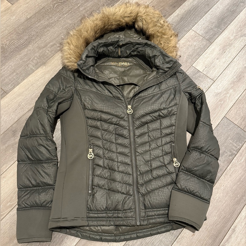 Michael Kors Women's packable Puffer Jacket with Fur Trim